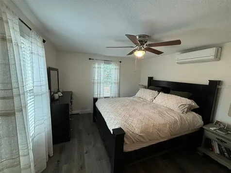 2007 E Henry Avenue Tampa FL 33610