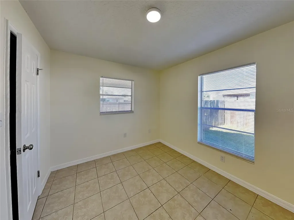 465 Oak Drive Tavares FL 32778