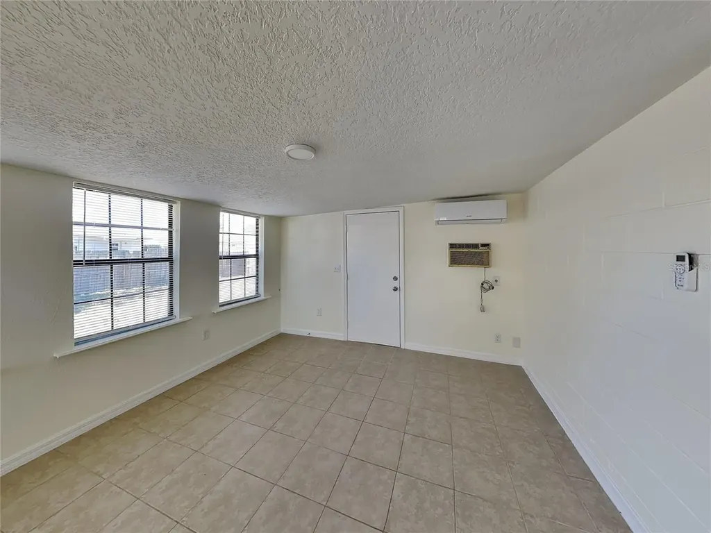 465 Oak Drive Tavares FL 32778