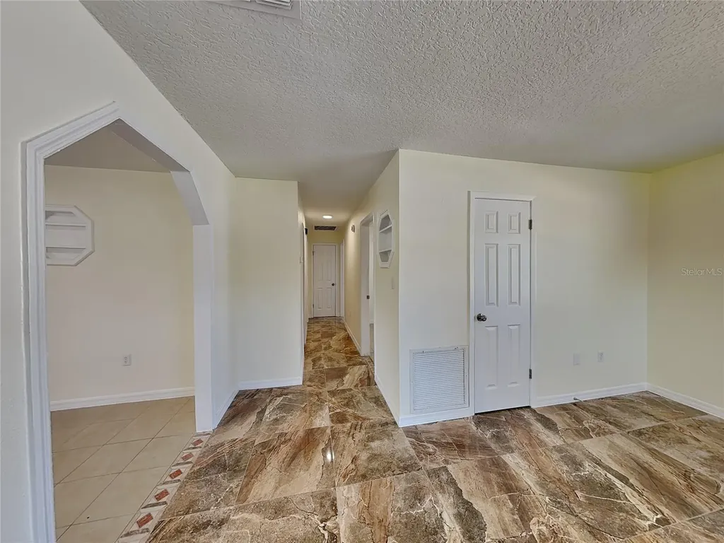 465 Oak Drive Tavares FL 32778