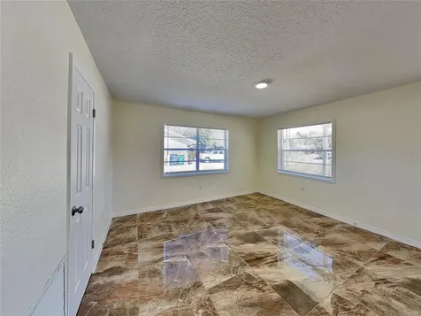 465 Oak Drive Tavares FL 32778