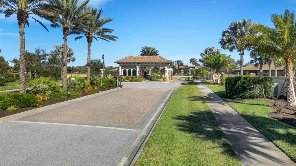 5856 Snowy Egret Drive Sarasota FL 34238