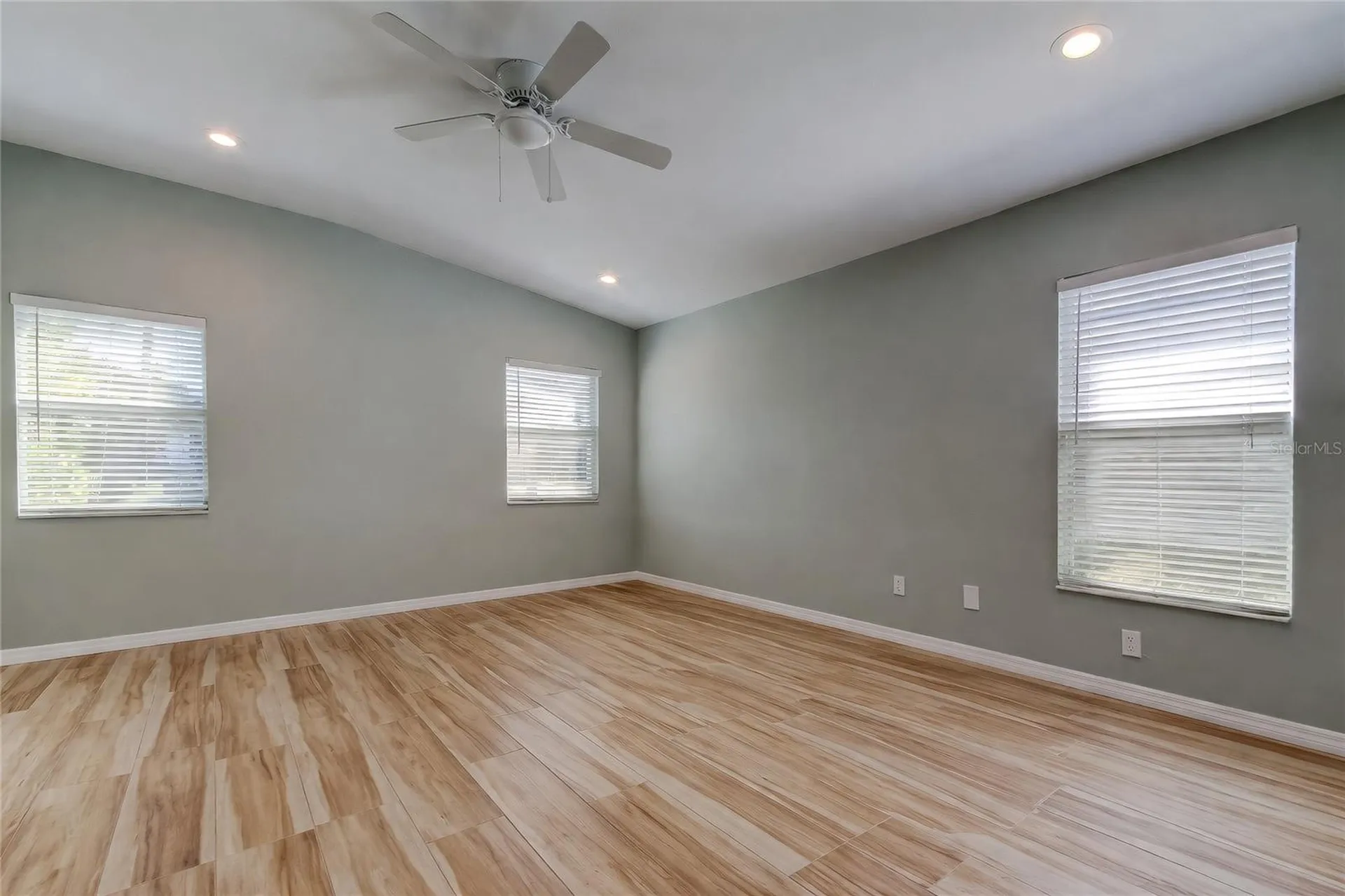 3936 E Eden Roc Circle Tampa FL 33634