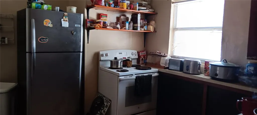 555-565 Lee Road Jacksonville FL 32225