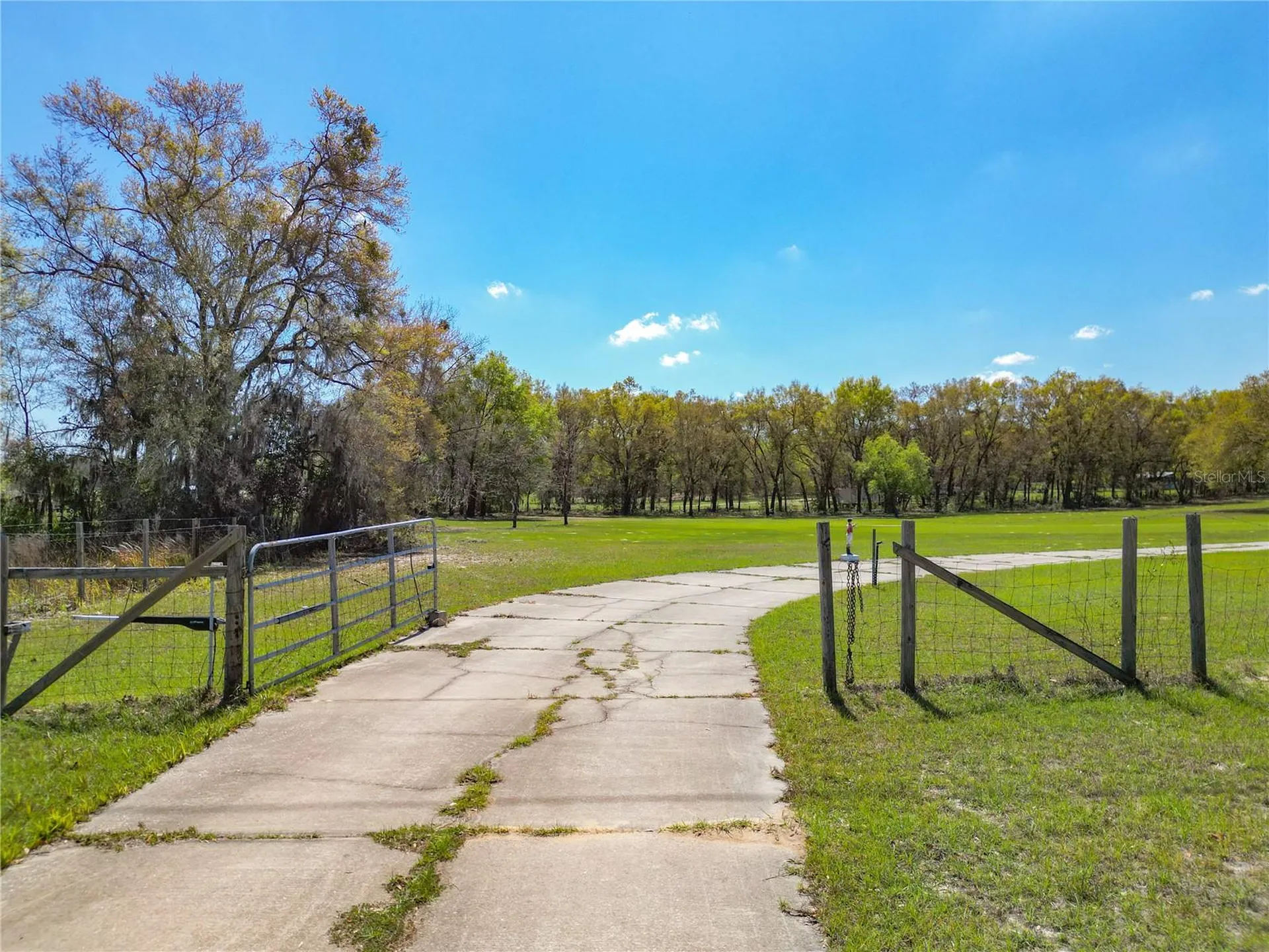 295 Locust Pass Ocala FL 34472