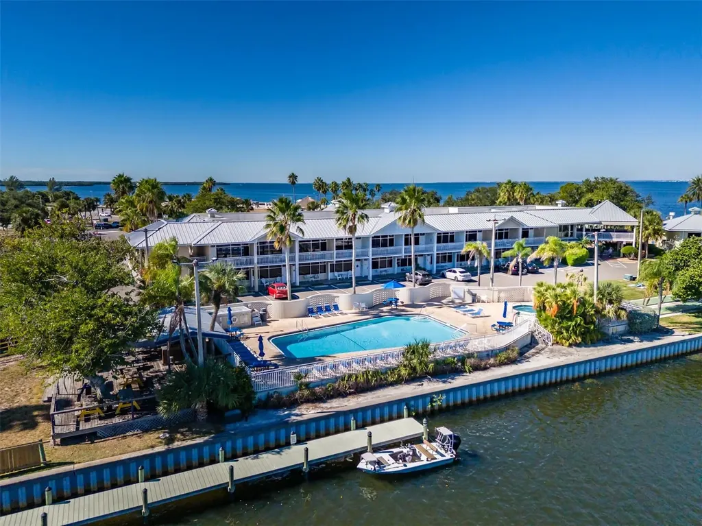 611 Destiny Drive Ruskin FL 33570