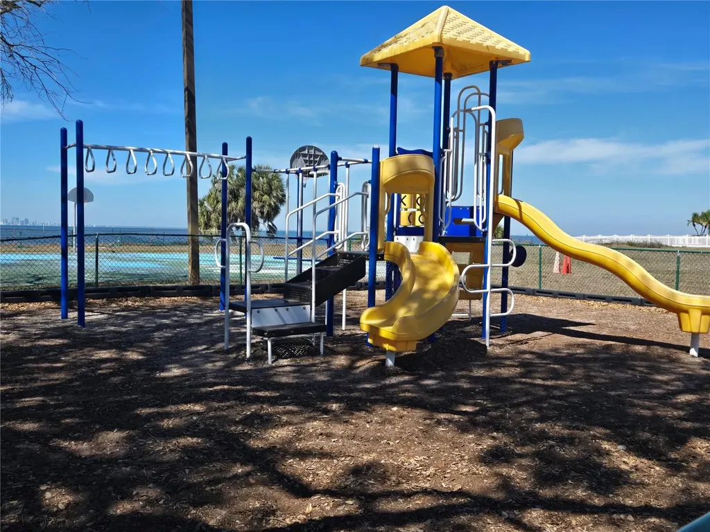 611 Destiny Drive Ruskin FL 33570