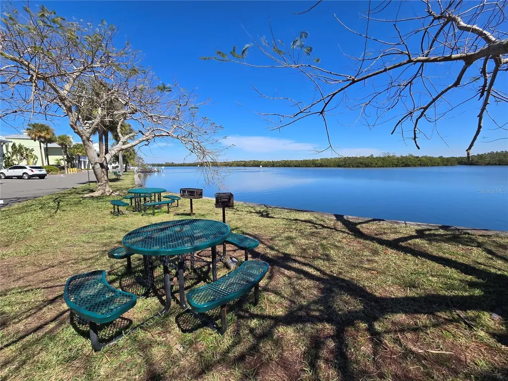 611 Destiny Drive Ruskin FL 33570