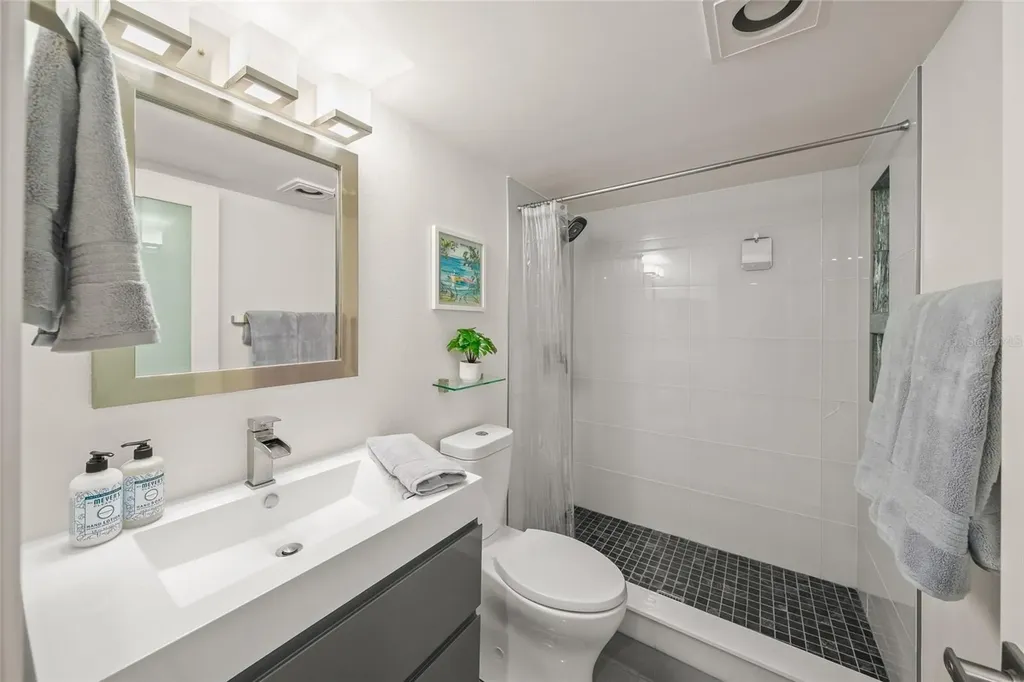 420 Beach Road Sarasota FL 34242