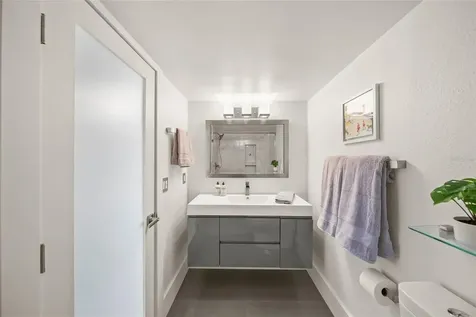 420 Beach Road Sarasota FL 34242