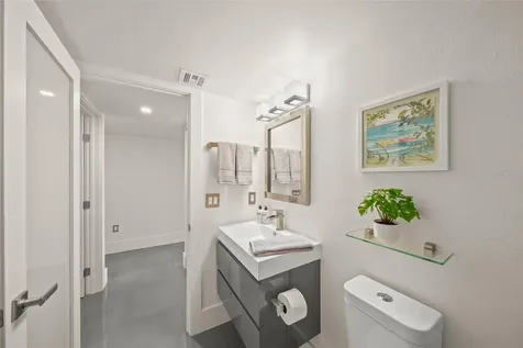 420 Beach Road Sarasota FL 34242