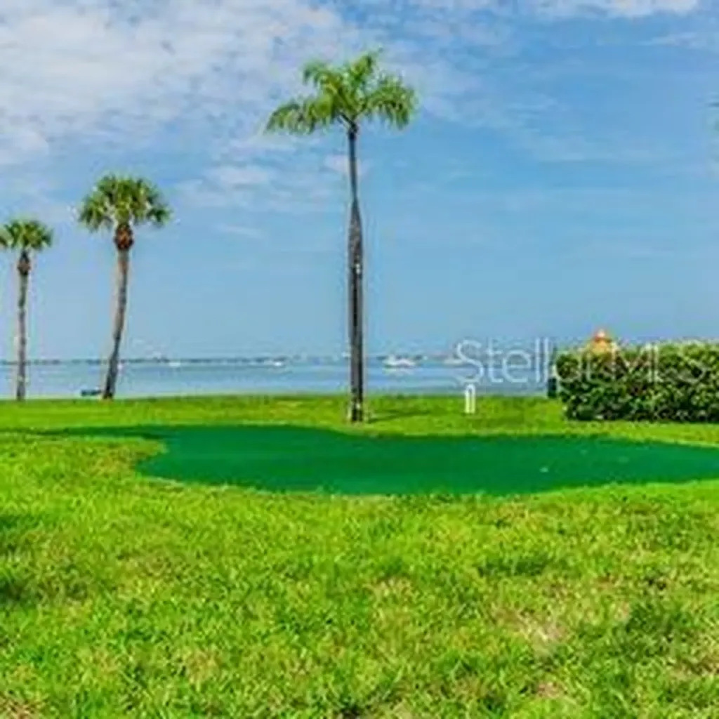 3620 41st Way S St Petersburg FL 33711