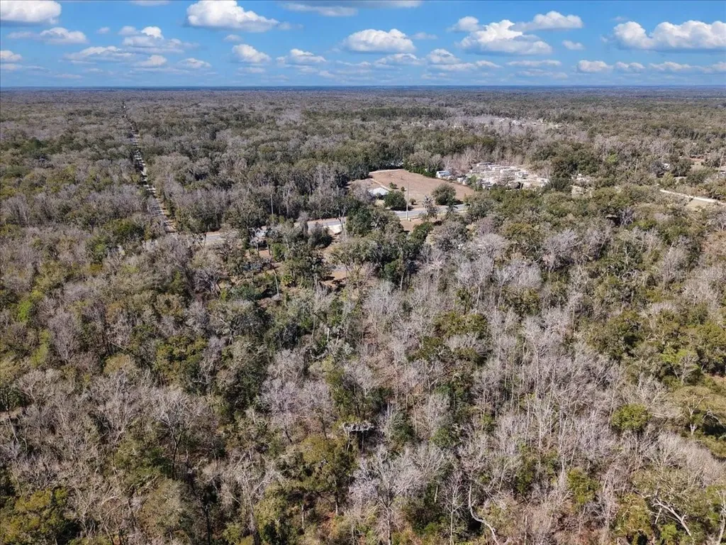 4912 NE Highway 349 Old Town FL 32680