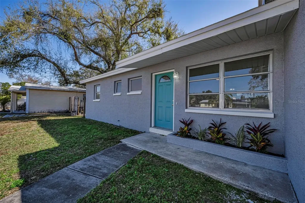5449 63rd Way N St Petersburg FL 33709