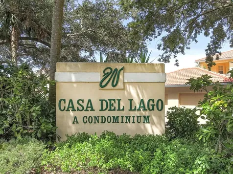 902 Casa Del Lago Way Venice FL 34292