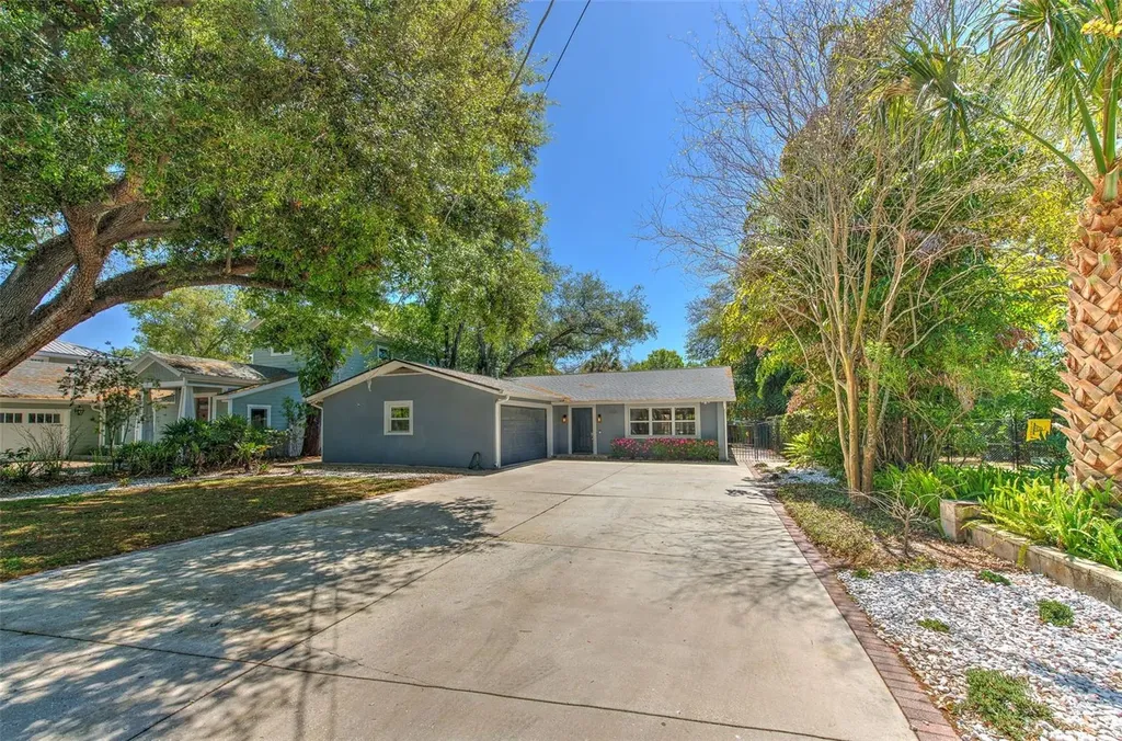 3208 W Hawthorne Road Tampa FL 33611