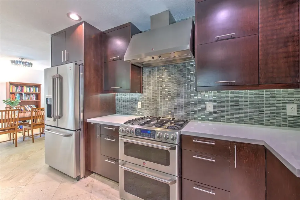 3208 W Hawthorne Road Tampa FL 33611