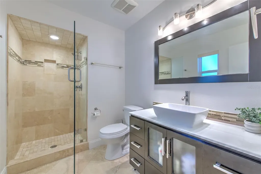 3208 W Hawthorne Road Tampa FL 33611