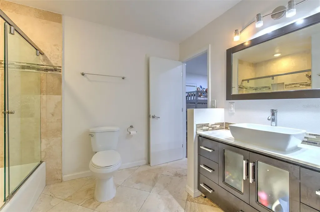 3208 W Hawthorne Road Tampa FL 33611