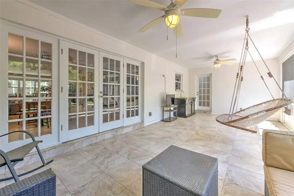 3208 W Hawthorne Road Tampa FL 33611