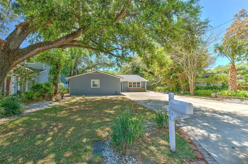 3208 W Hawthorne Road Tampa FL 33611