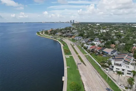 3208 W Hawthorne Road Tampa FL 33611
