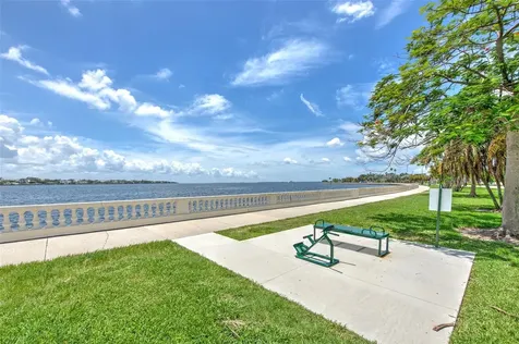 3208 W Hawthorne Road Tampa FL 33611