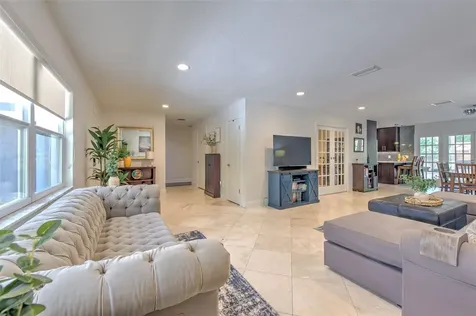 3208 W Hawthorne Road Tampa FL 33611