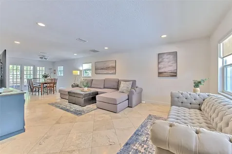 3208 W Hawthorne Road Tampa FL 33611