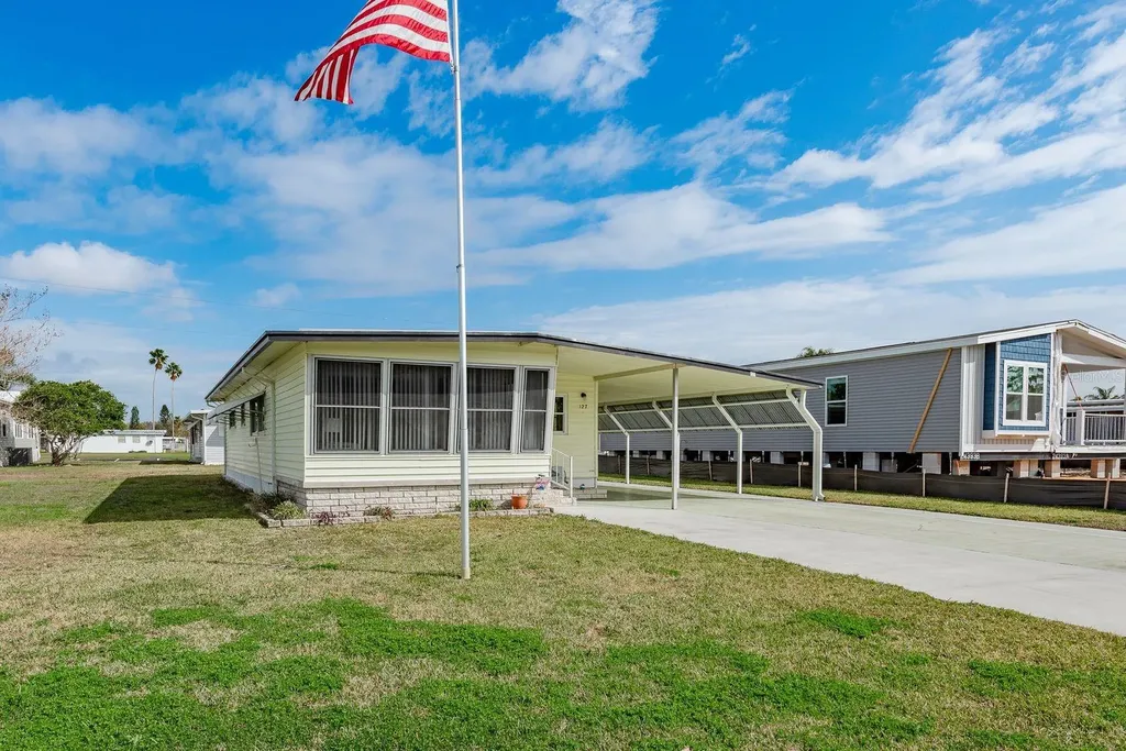 127 Independence Avenue Palm Harbor FL 34684