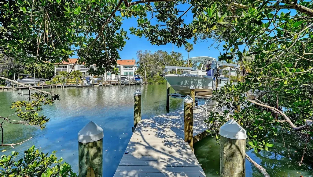 1621 Bay Point Court Sarasota FL 34236