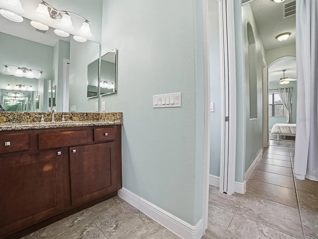 38701 Oak Place Court Lady Lake FL 32159