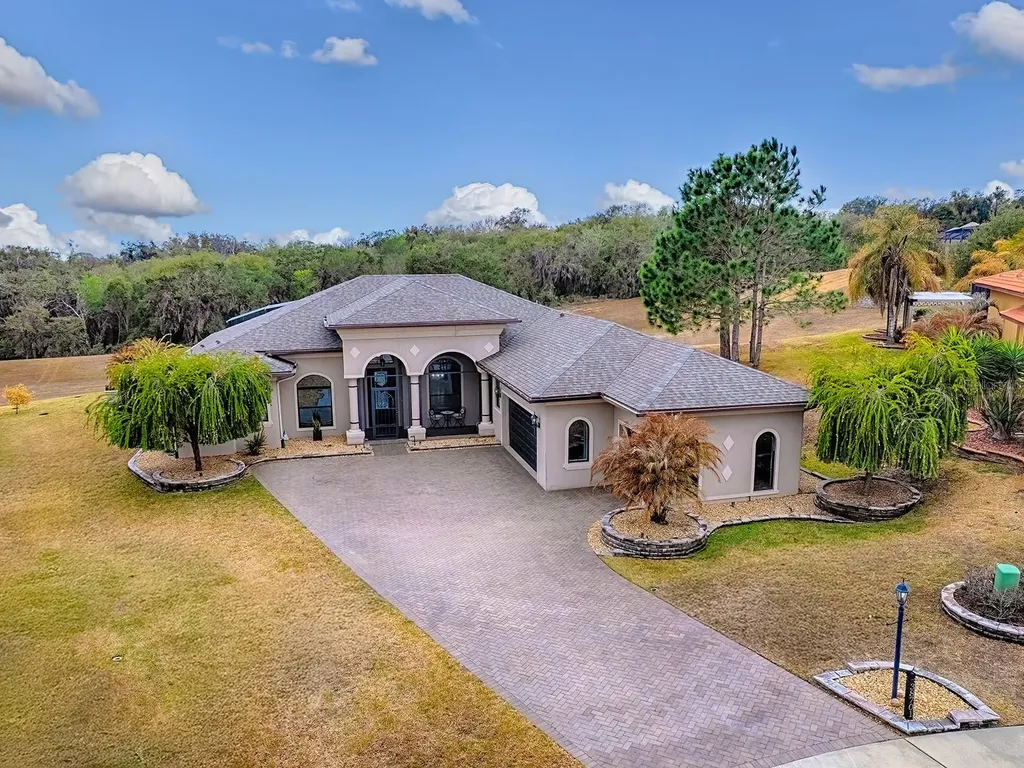 38701 Oak Place Court Lady Lake FL 32159