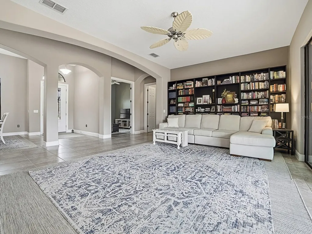 38701 Oak Place Court Lady Lake FL 32159