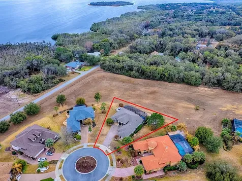 38701 Oak Place Court Lady Lake FL 32159