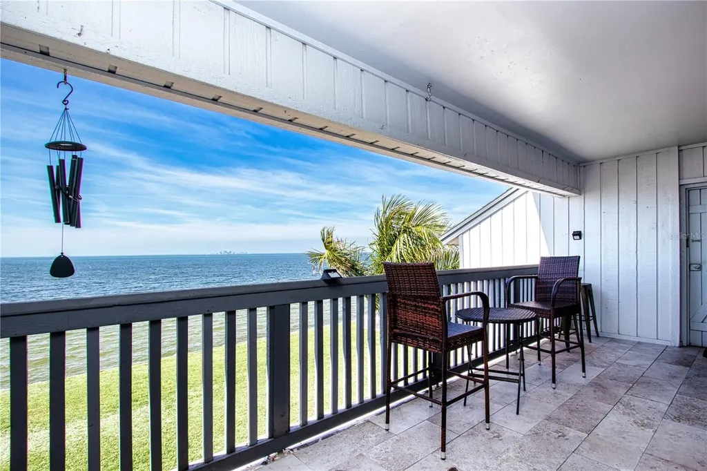 802 Bahia Del Sol Drive Ruskin FL 33570