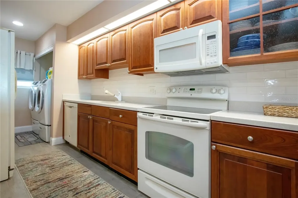 802 Bahia Del Sol Drive Ruskin FL 33570