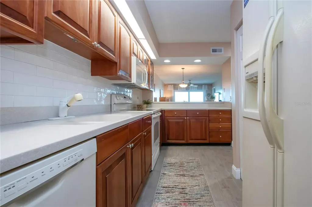 802 Bahia Del Sol Drive Ruskin FL 33570