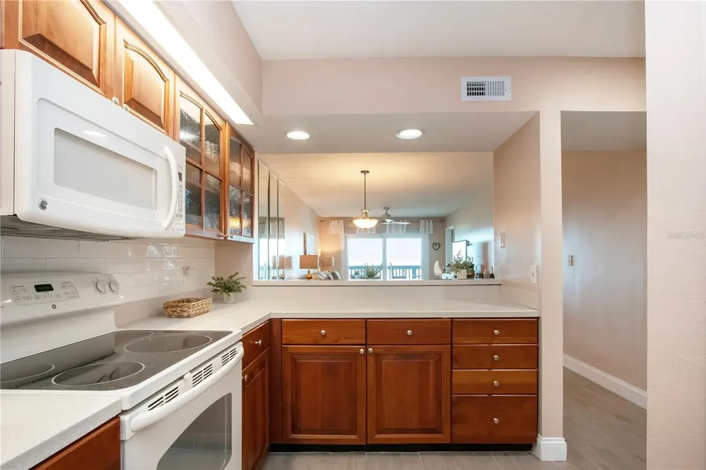 802 Bahia Del Sol Drive Ruskin FL 33570