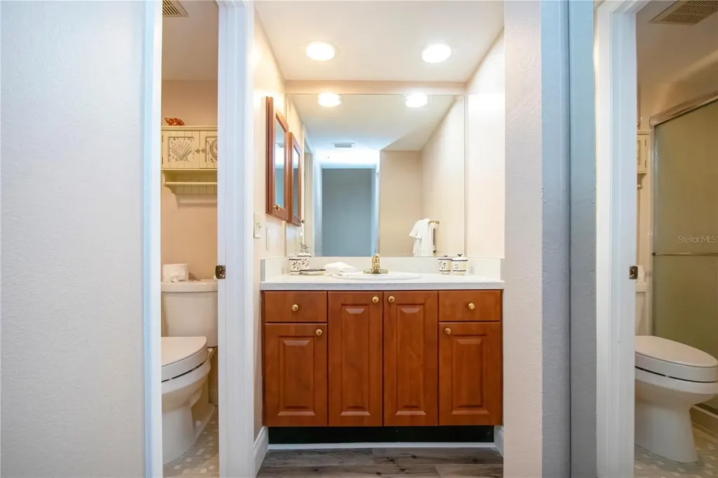 802 Bahia Del Sol Drive Ruskin FL 33570