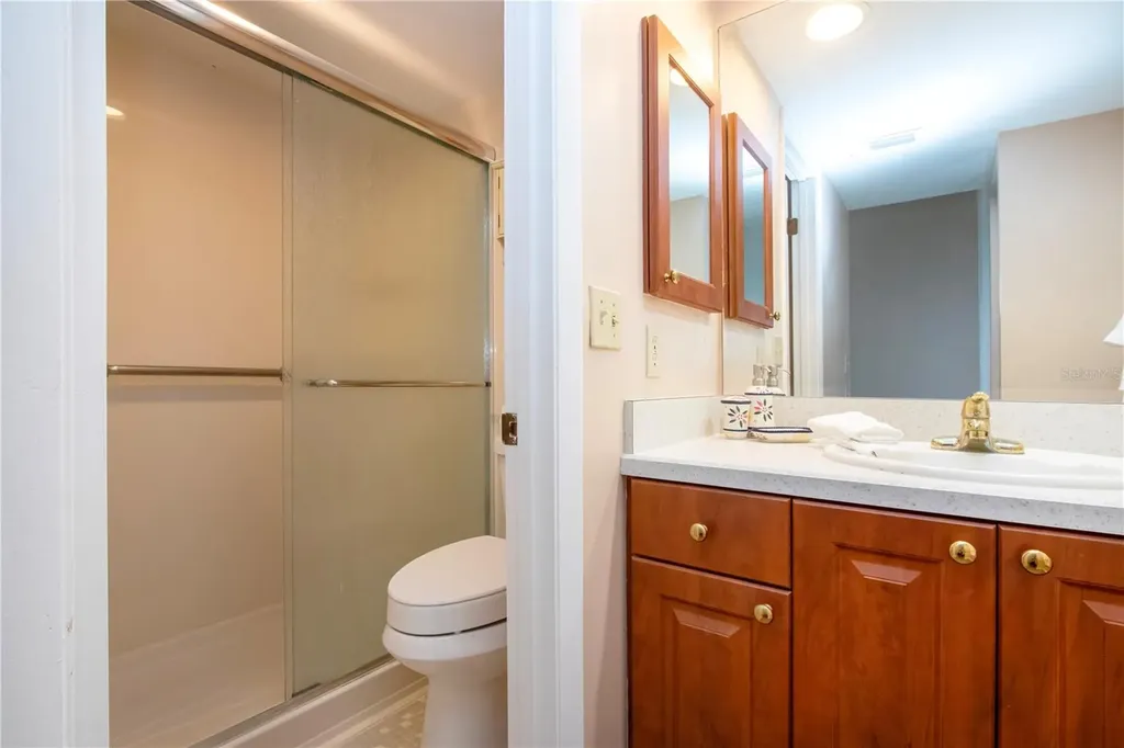 802 Bahia Del Sol Drive Ruskin FL 33570