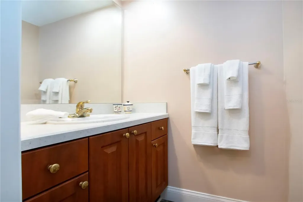 802 Bahia Del Sol Drive Ruskin FL 33570