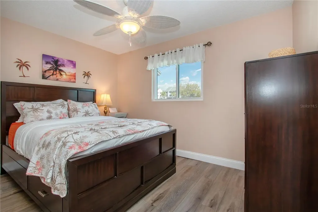 802 Bahia Del Sol Drive Ruskin FL 33570