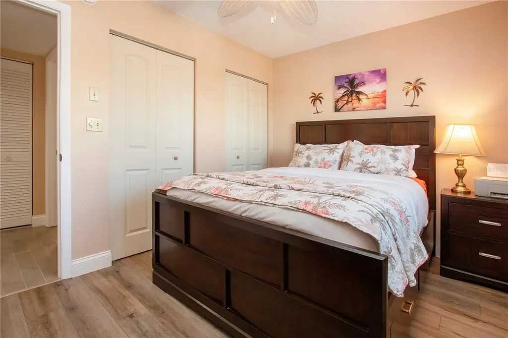 802 Bahia Del Sol Drive Ruskin FL 33570