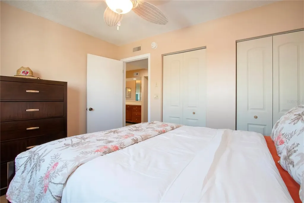 802 Bahia Del Sol Drive Ruskin FL 33570