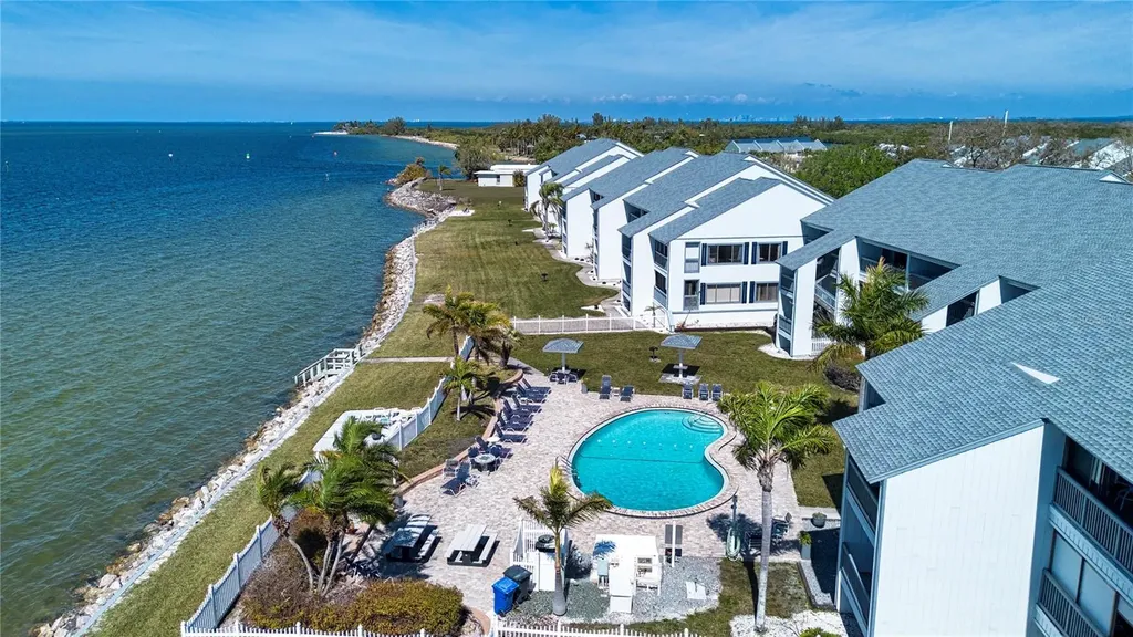 802 Bahia Del Sol Drive Ruskin FL 33570