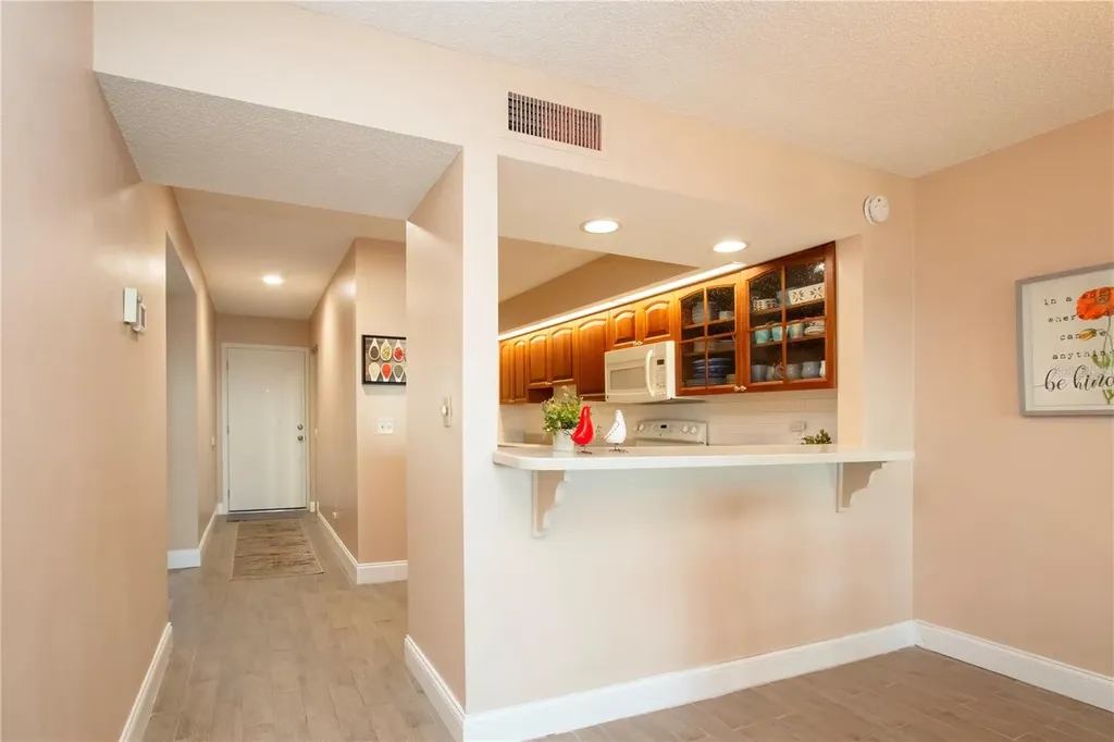 802 Bahia Del Sol Drive Ruskin FL 33570