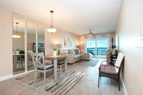 802 Bahia Del Sol Drive Ruskin FL 33570