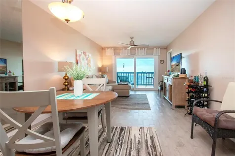 802 Bahia Del Sol Drive Ruskin FL 33570