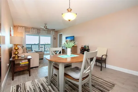 802 Bahia Del Sol Drive Ruskin FL 33570